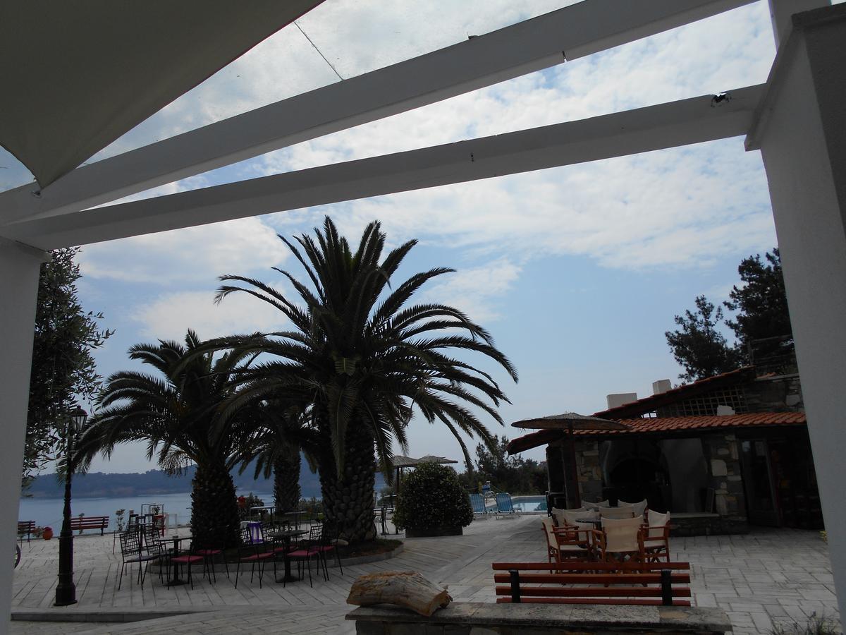 Kinira Beach Hotel Exterior foto